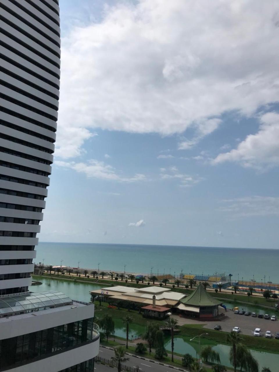 Queen Tamara Apartment 巴统 外观 照片